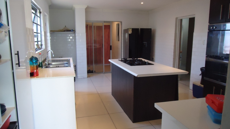 4 Bedroom Property for Sale in The Connifers Western Cape